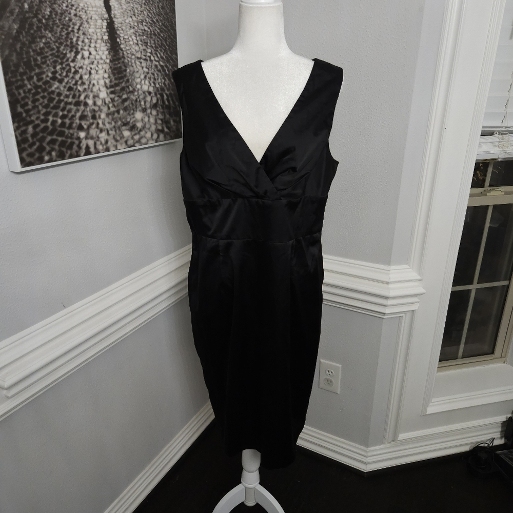Adrianna Papell Black Satin V-Neck Cocktail Midi Dress